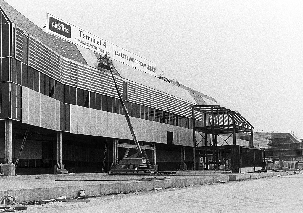 Terminal 4 de Heathrow: 40 anos de crescimento, ligações e milhões de passageiros