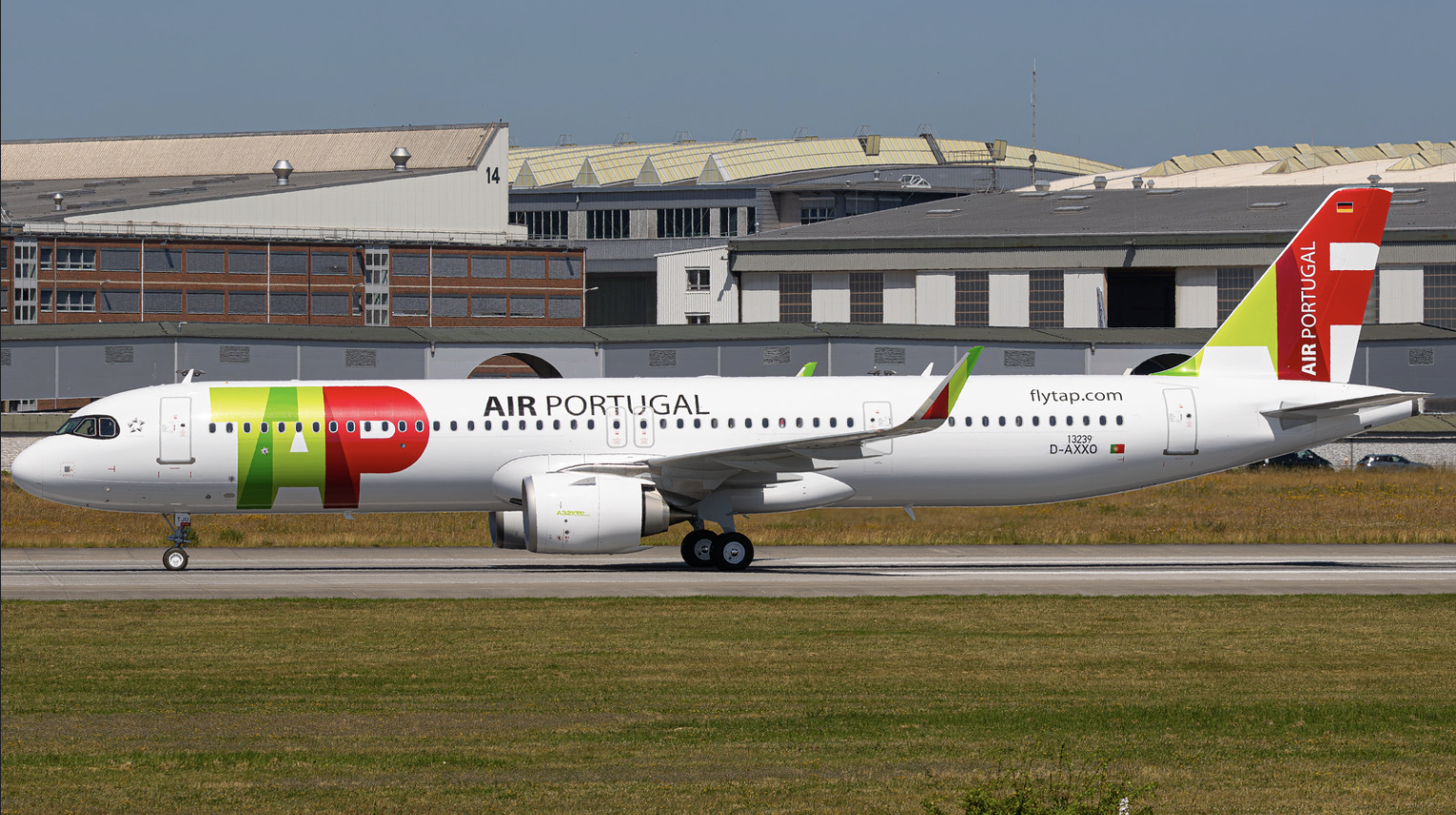 TAP Air Portugal A321neo D-AXXO CS-TJU MSN 13239, na fábrica da Airbus em Hamburgo